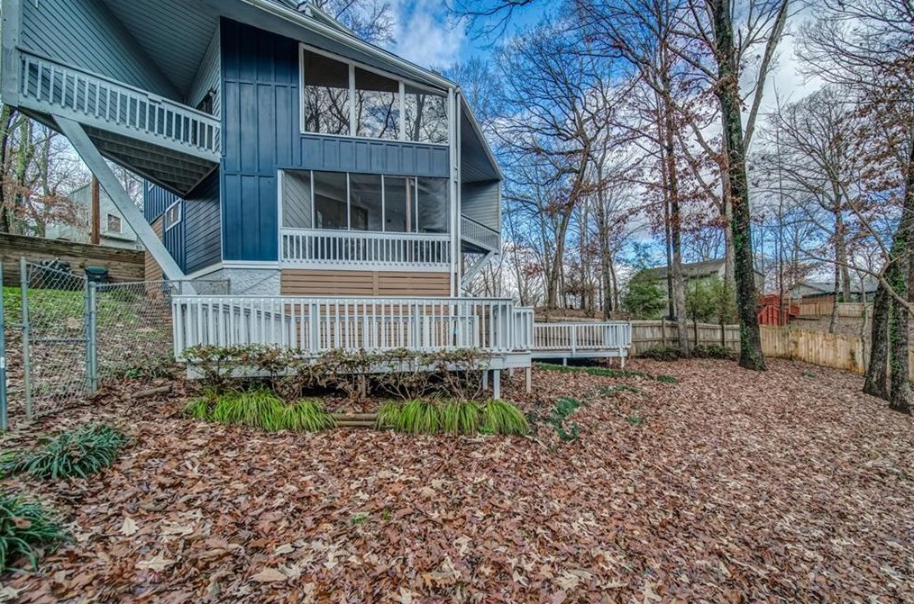 1208 Laurel Cliff Dr, Smyrna GA  30082-4322 exterior