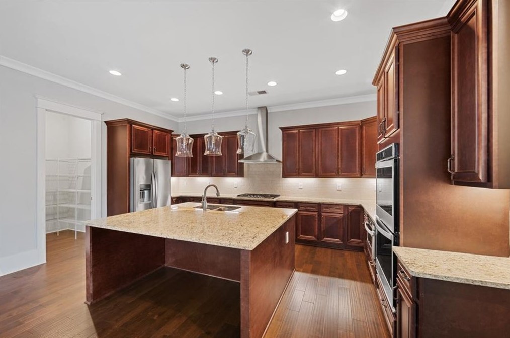 3348 Old Concord Rd, Smyrna GA  30082-2645 exterior