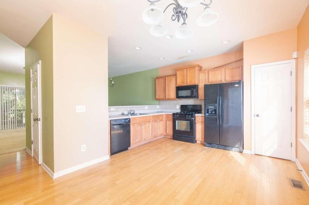 1604 Austin Meadows Dr, Decatur GA  30032-3887 exterior