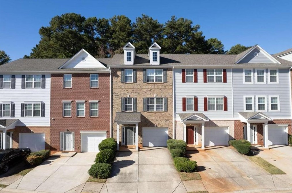 1604 Austin Meadows Dr, Decatur GA  30032-3887 exterior