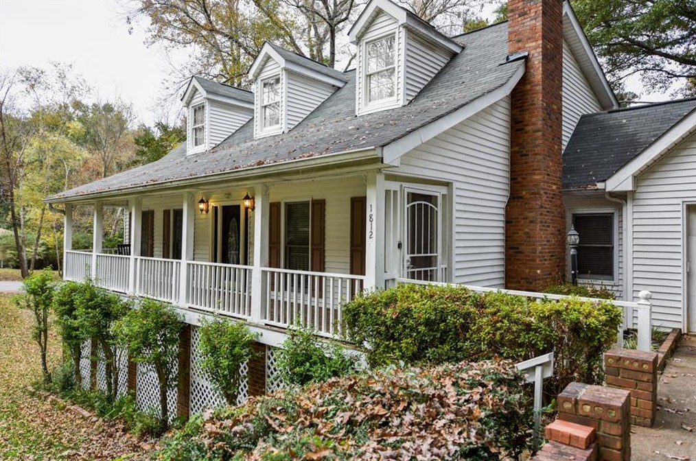 1812 Lake Lucerne Dr Sw, Lilburn, GA 30047