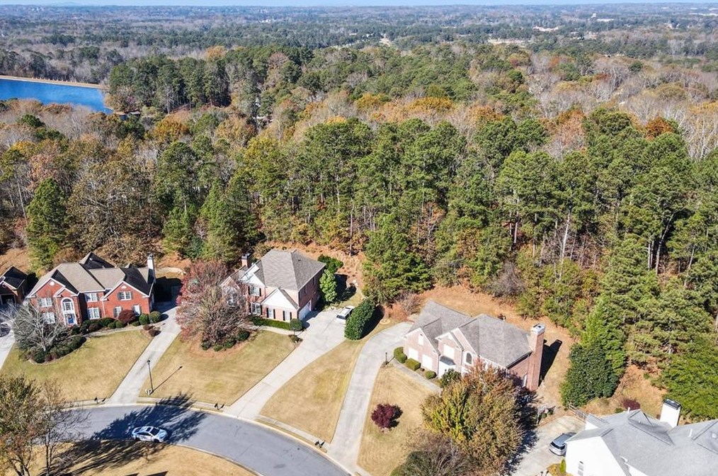 4215 Berkeley View Dr, Duluth GA  30096-3077 exterior