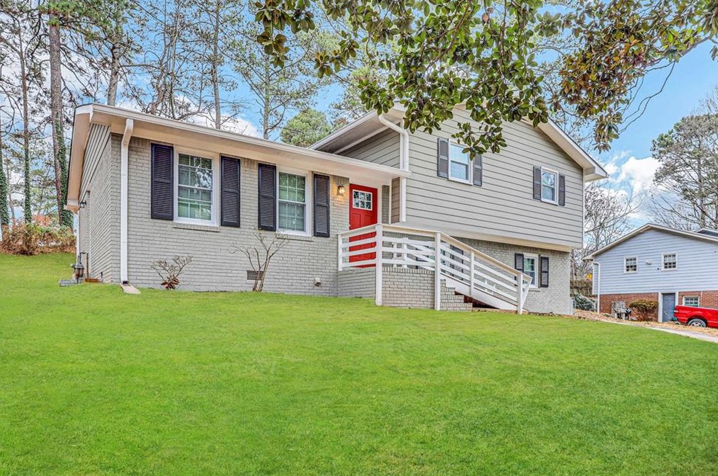 6102 Dogwood Cir, Buford, GA 30518
