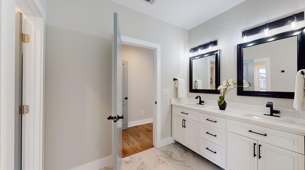 2478 Saint Patrick St, Atlanta GA  30317-3027 exterior