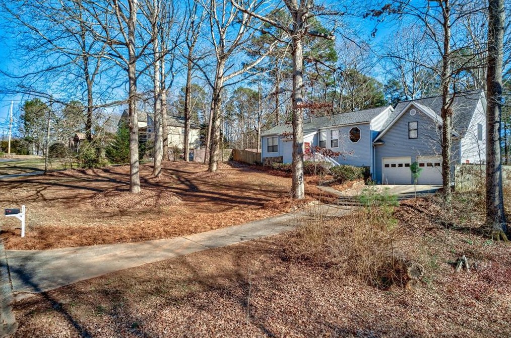 152 W Putnam Ferry Rd, Holly Springs, GA 30189