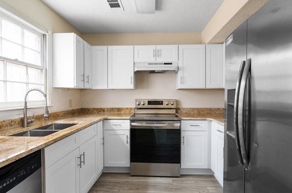 1237 Sweet Pine Dr, Norcross, GA 30093