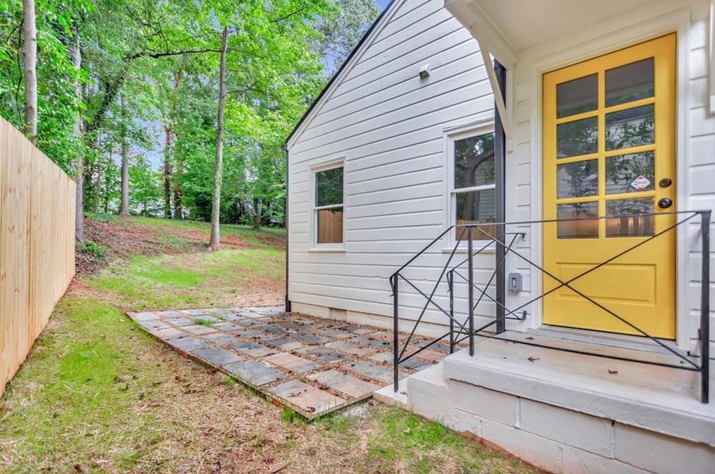 1874 Ridgeland Dr, Decatur GA  30032-4914 exterior