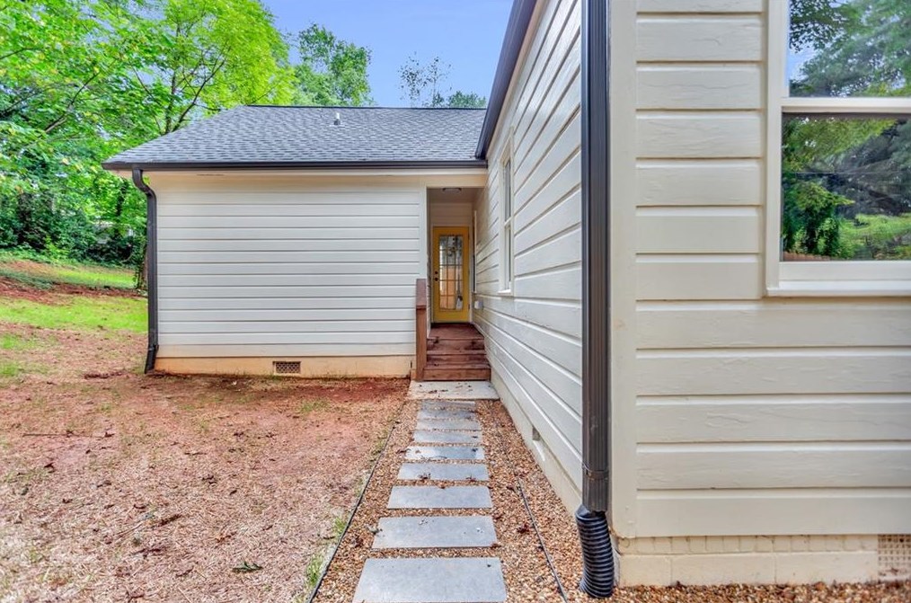 1874 Ridgeland Dr, Decatur GA  30032-4914 exterior