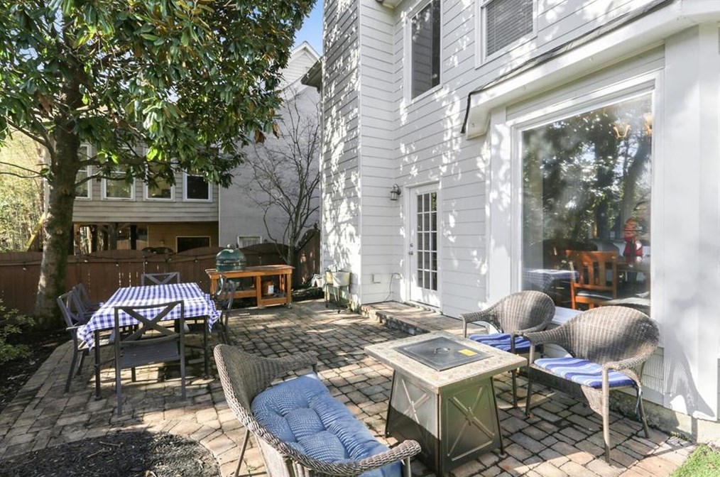 4730 Woodland Brook Ct, Atlanta GA  30339-1572 exterior