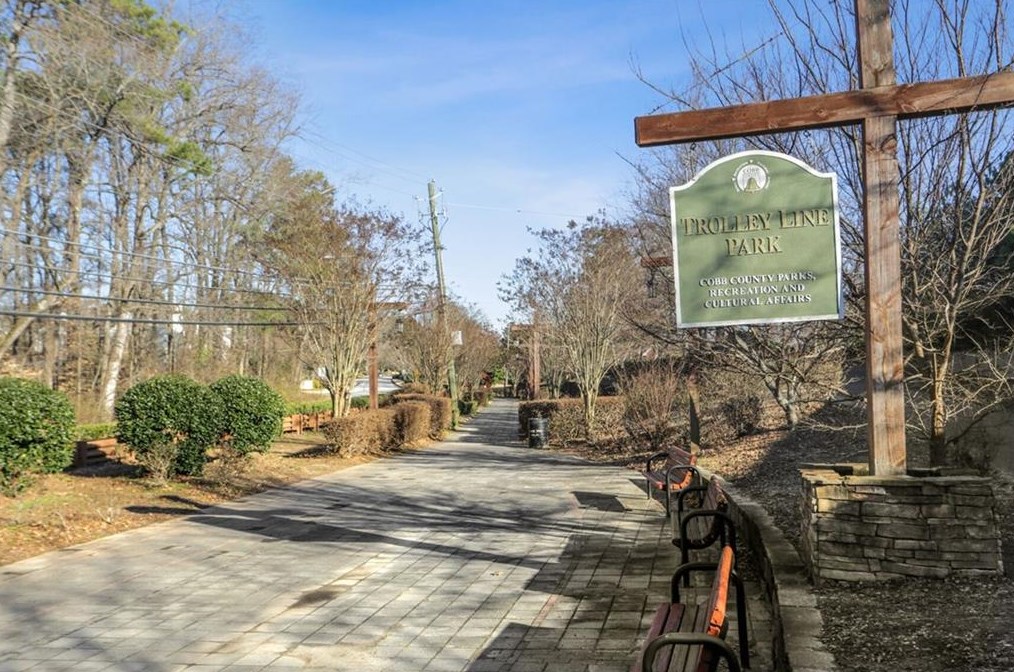 4730 Woodland Brook Ct, Atlanta GA  30339-1572 exterior