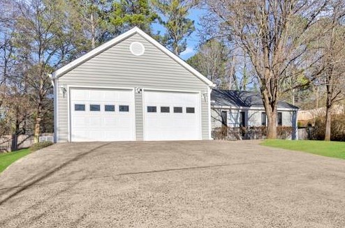 805 Riverstone Ln, Holly Springs, GA 30188