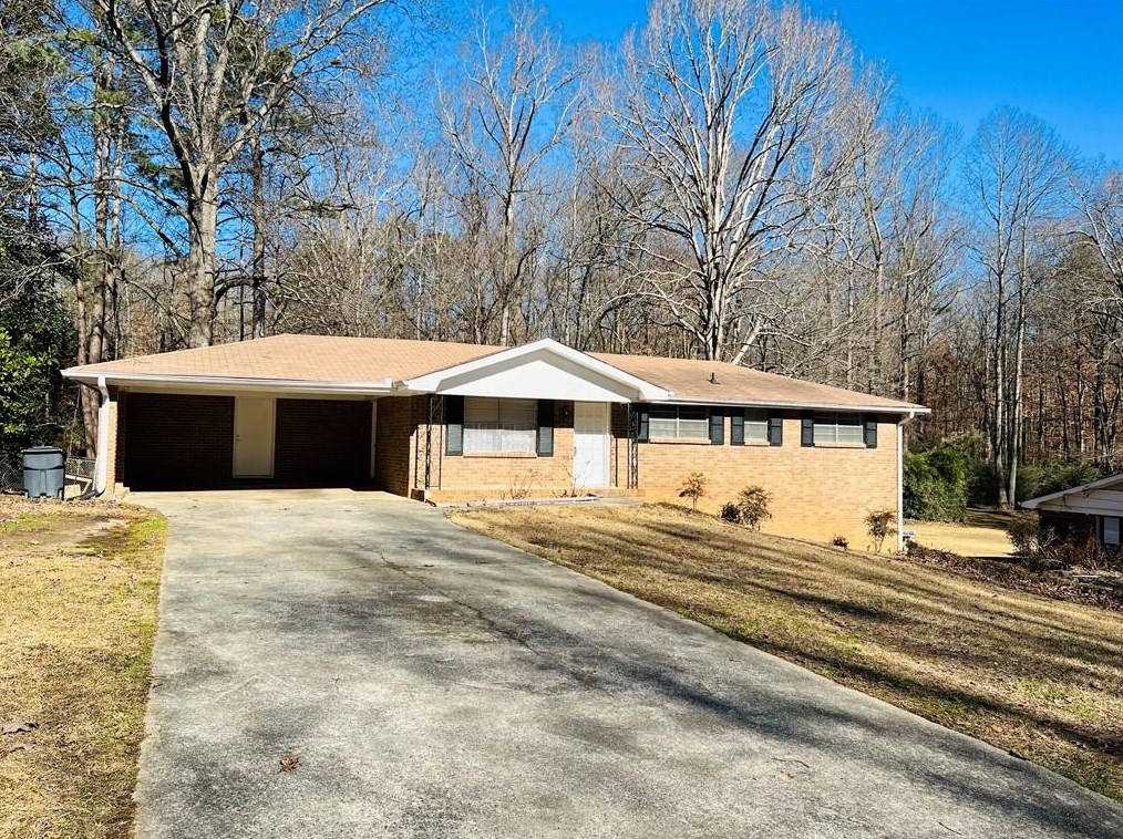 5996 Bear Dr, Douglasville, GA 30135-3938