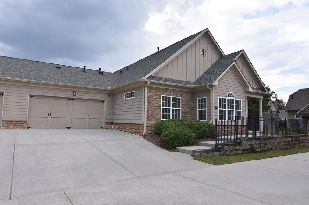 272 Glens Loop, Holly Springs, GA 30188