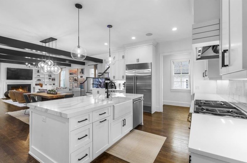 3091 Rhodenhaven Dr, Atlanta GA  30327-1225 exterior