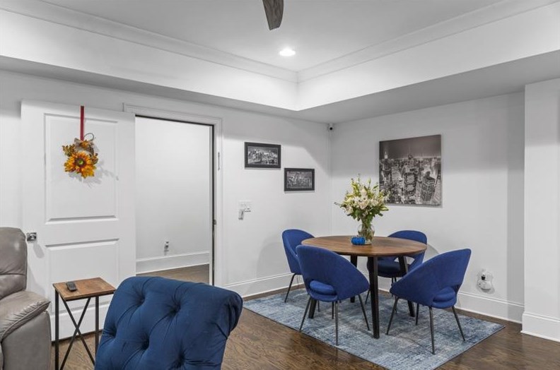 3091 Rhodenhaven Dr, Atlanta GA  30327-1225 exterior