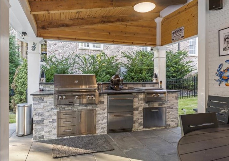 3091 Rhodenhaven Dr, Atlanta GA  30327-1225 exterior