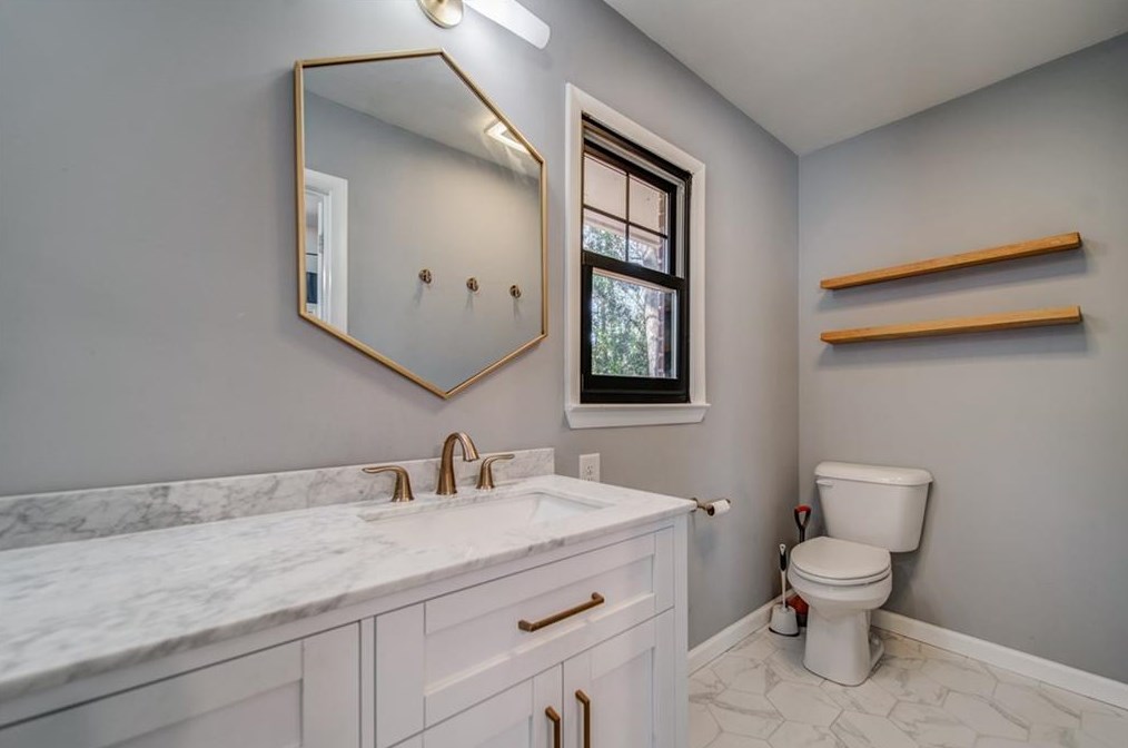 1826 Ramble Ct, Decatur GA  30033-1117 exterior