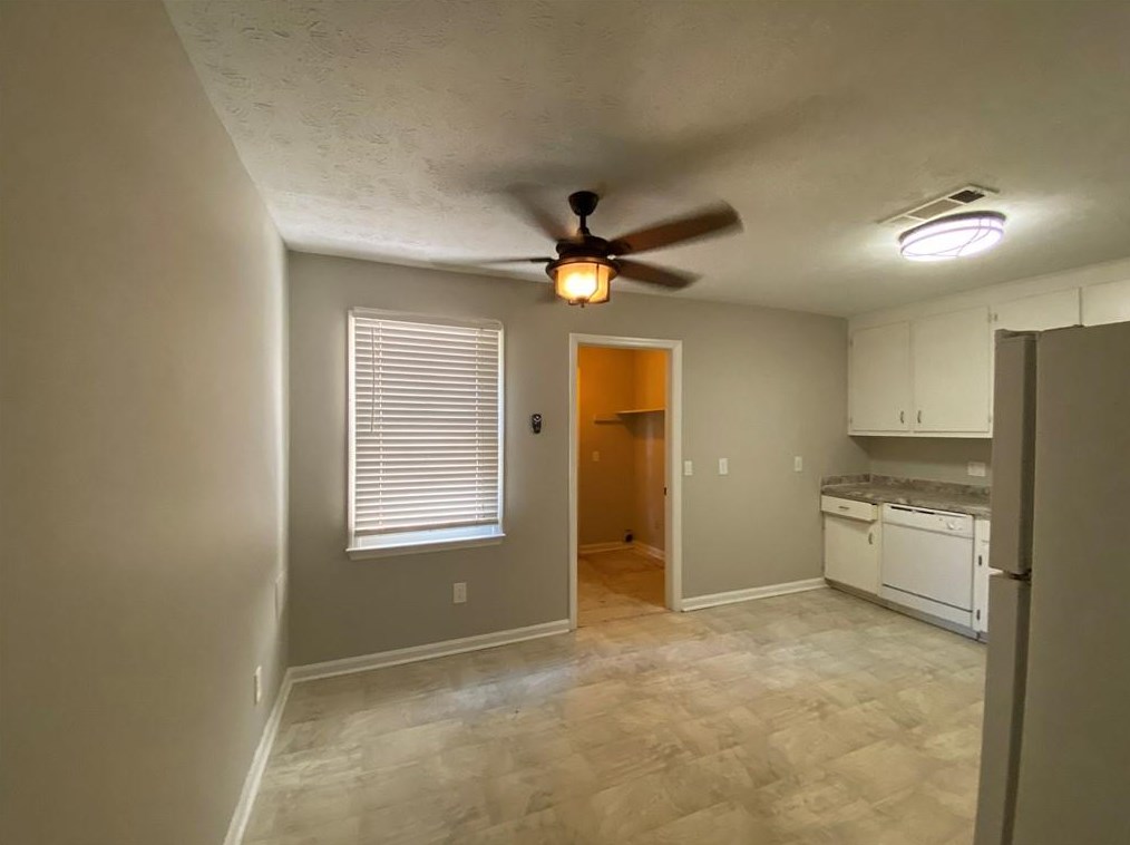 1975 Patterson Cir, Lawrenceville GA  30044-4510 exterior