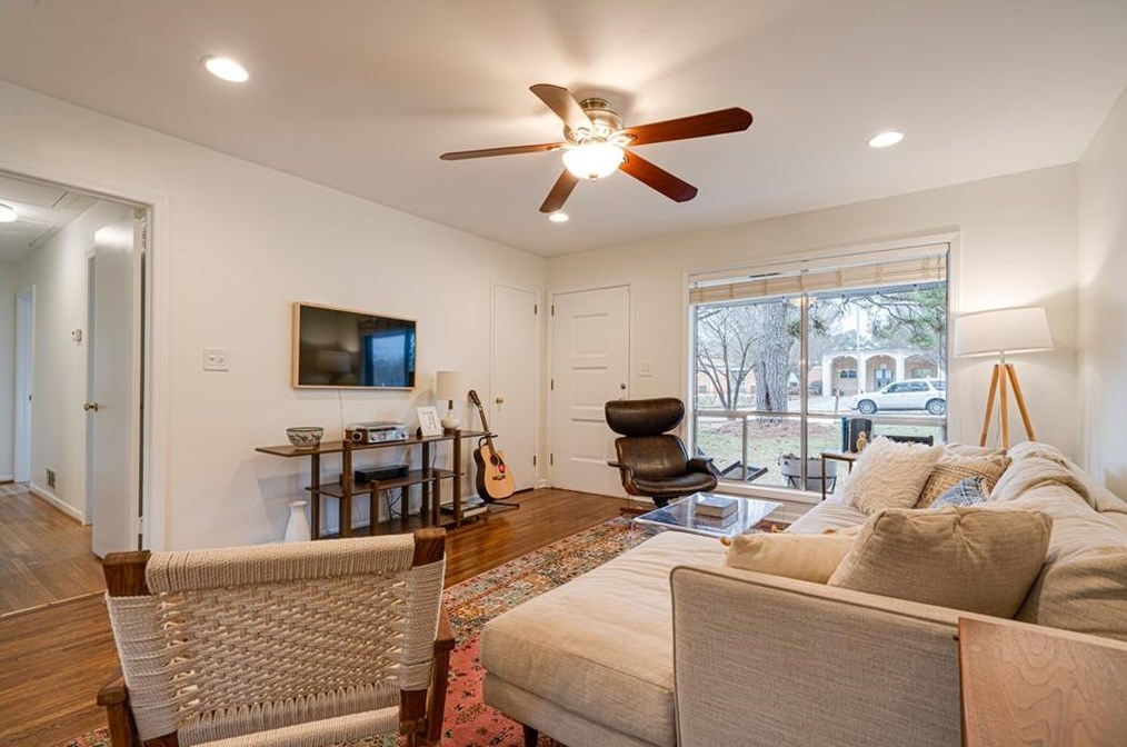 3099 Mount Olive Dr, Decatur GA  30033-3027 exterior