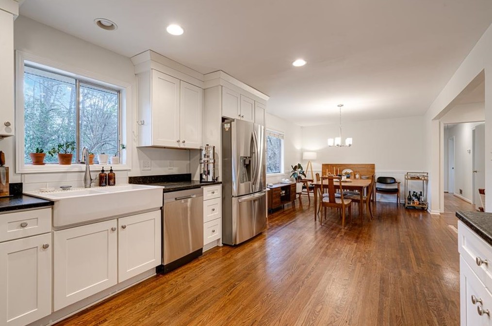 3099 Mount Olive Dr, Decatur GA  30033-3027 exterior