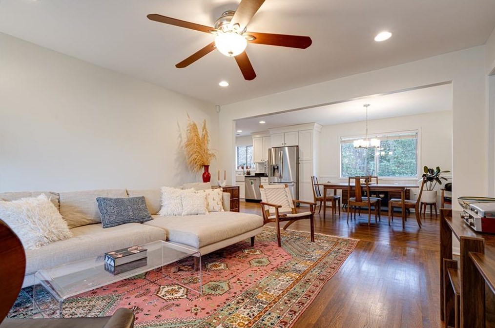 3099 Mount Olive Dr, Decatur GA  30033-3027 exterior