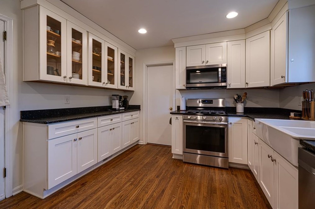 3099 Mount Olive Dr, Decatur GA  30033-3027 exterior