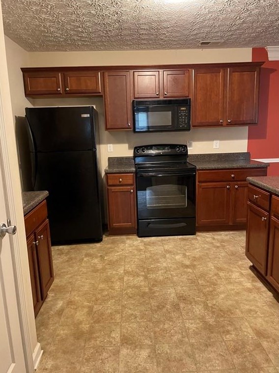 4092 Riverside Pkwy, Decatur GA  30034-6799 exterior