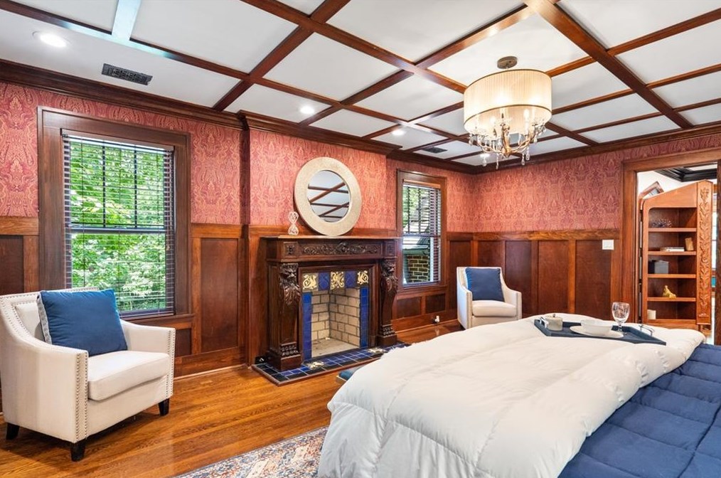 2665 Northside Dr, Atlanta GA  30305-3515 exterior