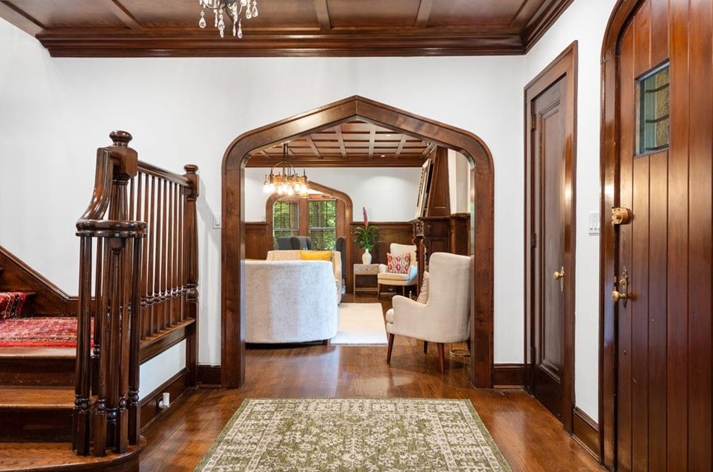 2665 Northside Dr, Atlanta GA  30305-3515 exterior