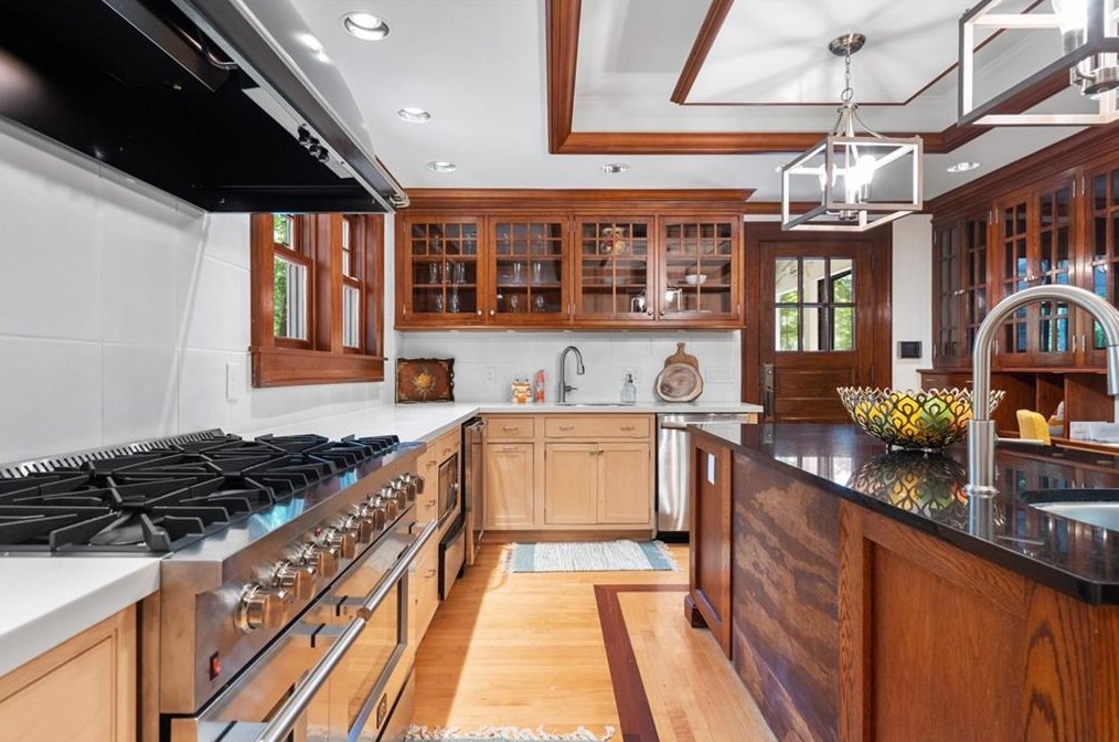 2665 Northside Dr, Atlanta GA  30305-3515 exterior