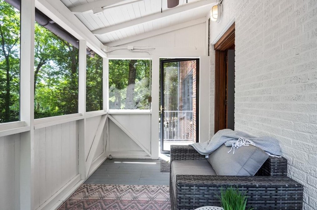 2665 Northside Dr, Atlanta GA  30305-3515 exterior