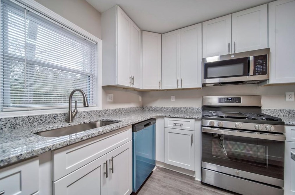 2096 Kellogg Creek Rd, Acworth, GA 30102
