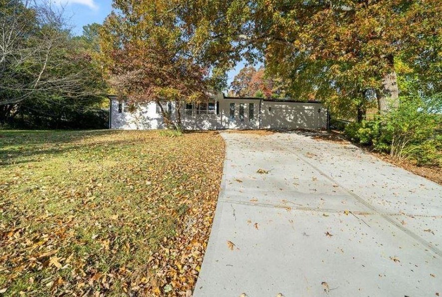 297 Beamer Cir, Calhoun, GA 30701-7804
