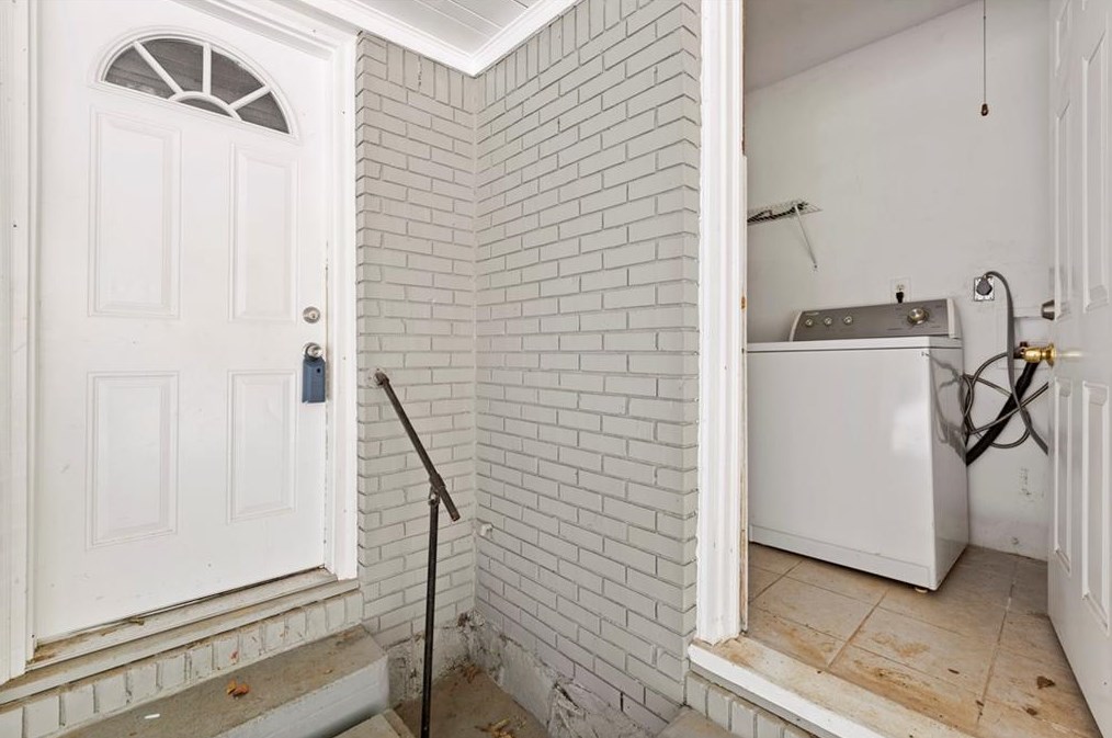 1403 Ruth Pl, Decatur GA  30035-1130 exterior