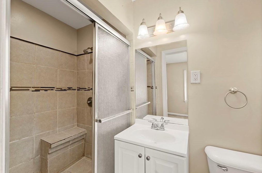 1403 Ruth Pl, Decatur GA  30035-1130 exterior