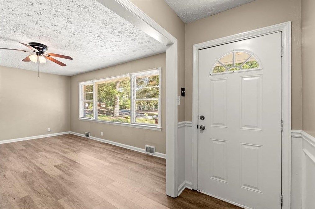 1403 Ruth Pl, Decatur GA  30035-1130 exterior