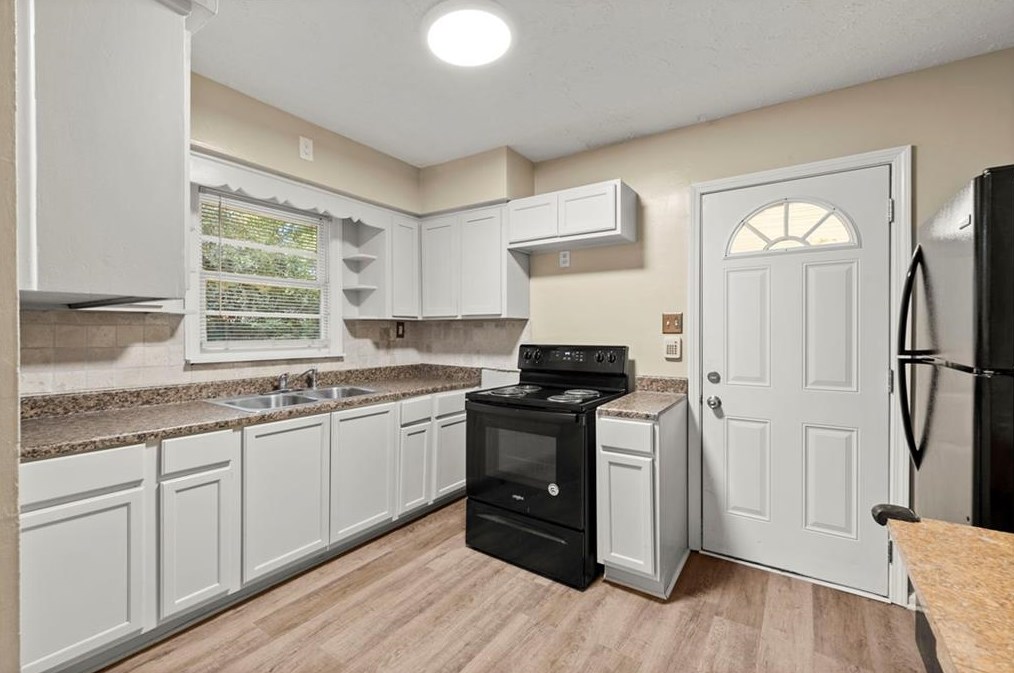 1403 Ruth Pl, Decatur GA  30035-1130 exterior