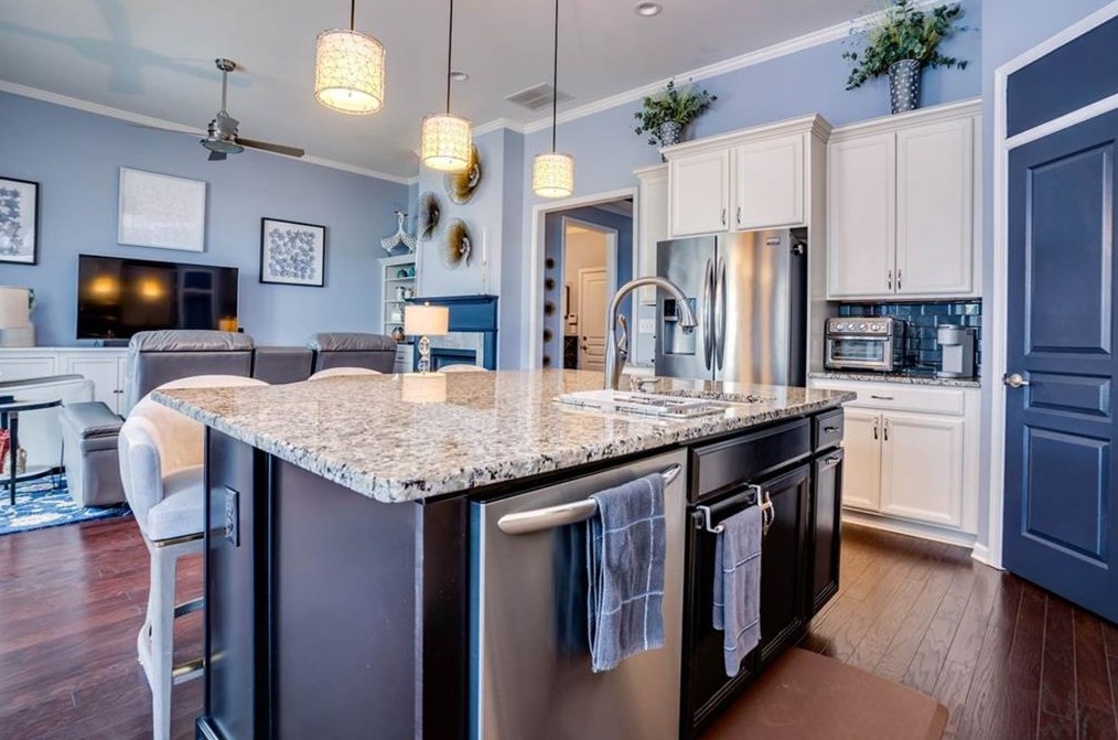 402 Windy Rdg Wy, Holly Springs, GA 30114