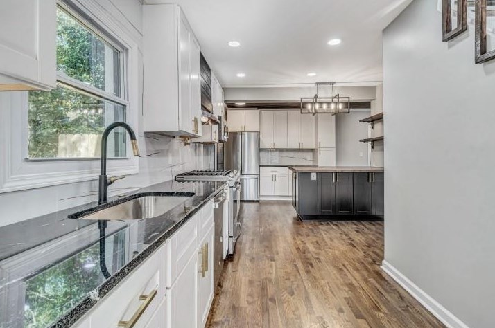 1556 Overland Ter, Atlanta GA  30317-2313 exterior
