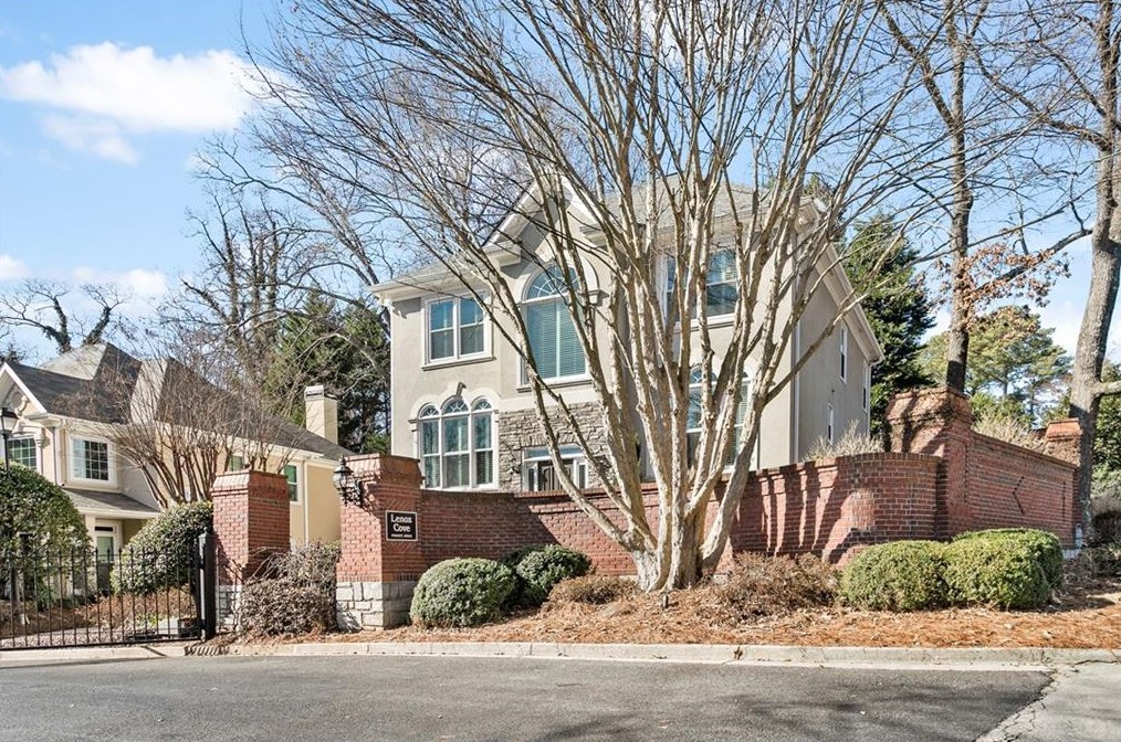 2044 Lenox Cove Cir Ne, Atlanta, GA 30319