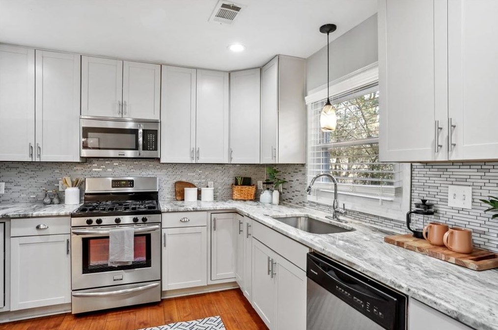 2840 Laguna Dr, Decatur GA  30032-3524 exterior