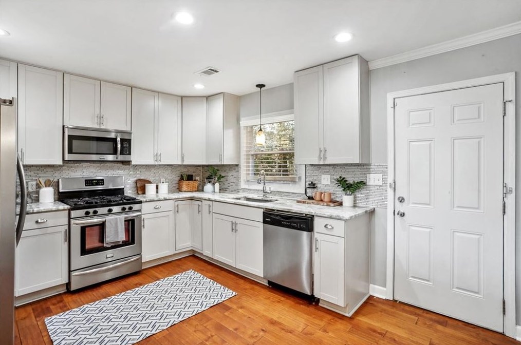 2840 Laguna Dr, Decatur GA  30032-3524 exterior