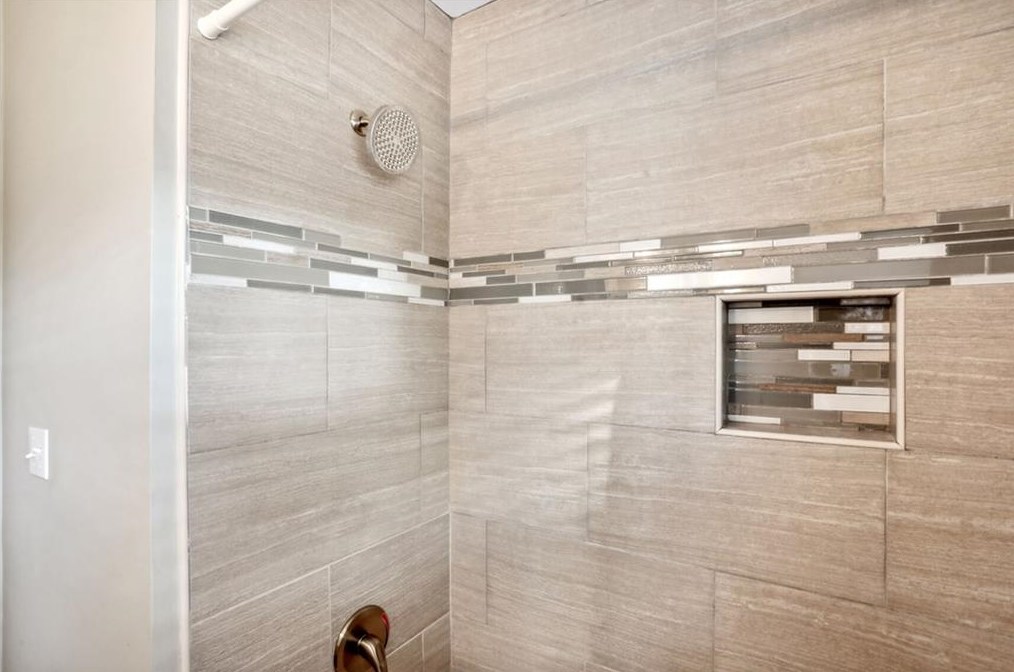 2840 Laguna Dr, Decatur GA  30032-3524 exterior