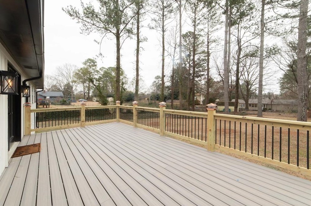 591 Lee Ann Dr, Smyrna GA  30082-3528 exterior