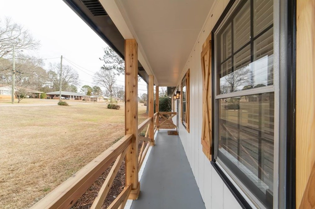 591 Lee Ann Dr, Smyrna GA  30082-3528 exterior