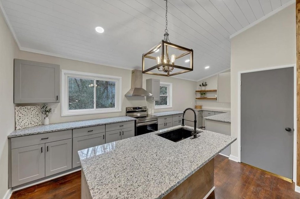 3126 Flamingo Dr, Decatur GA  30033-3931 exterior