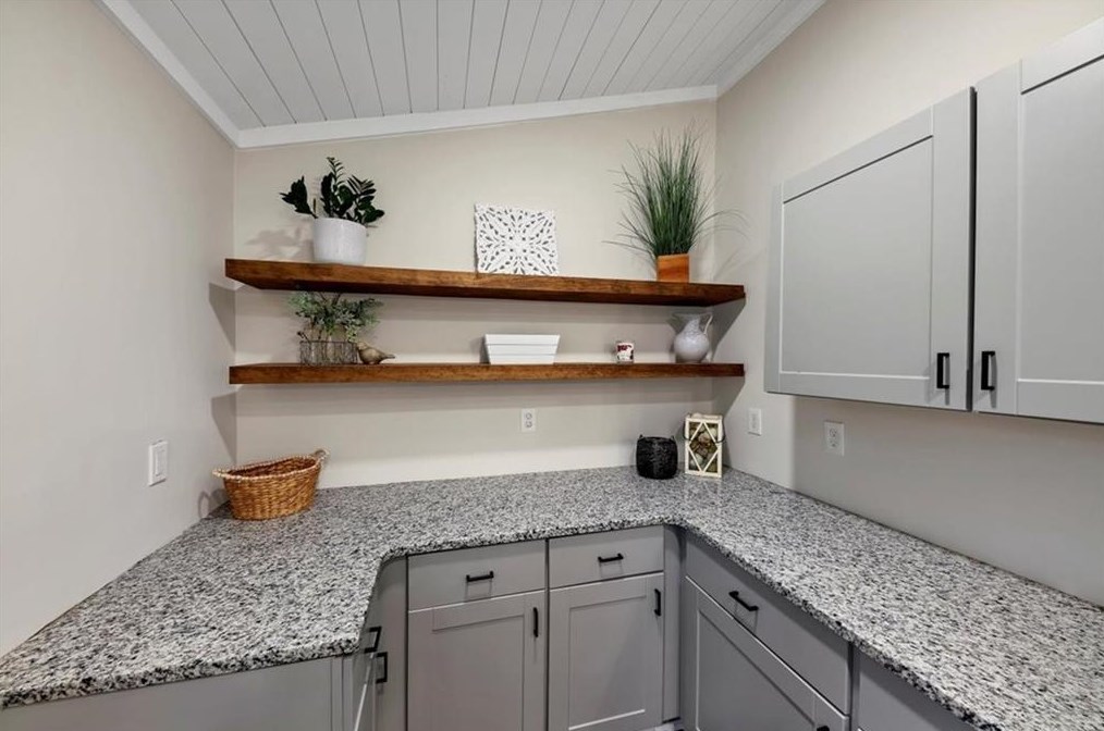 3126 Flamingo Dr, Decatur GA  30033-3931 exterior