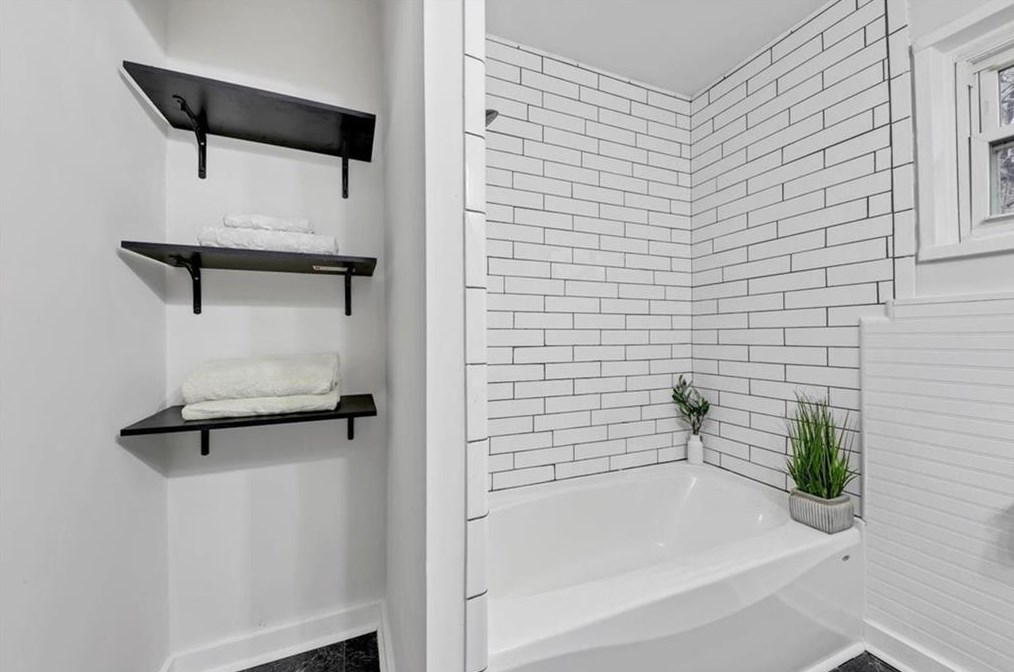 3126 Flamingo Dr, Decatur GA  30033-3931 exterior