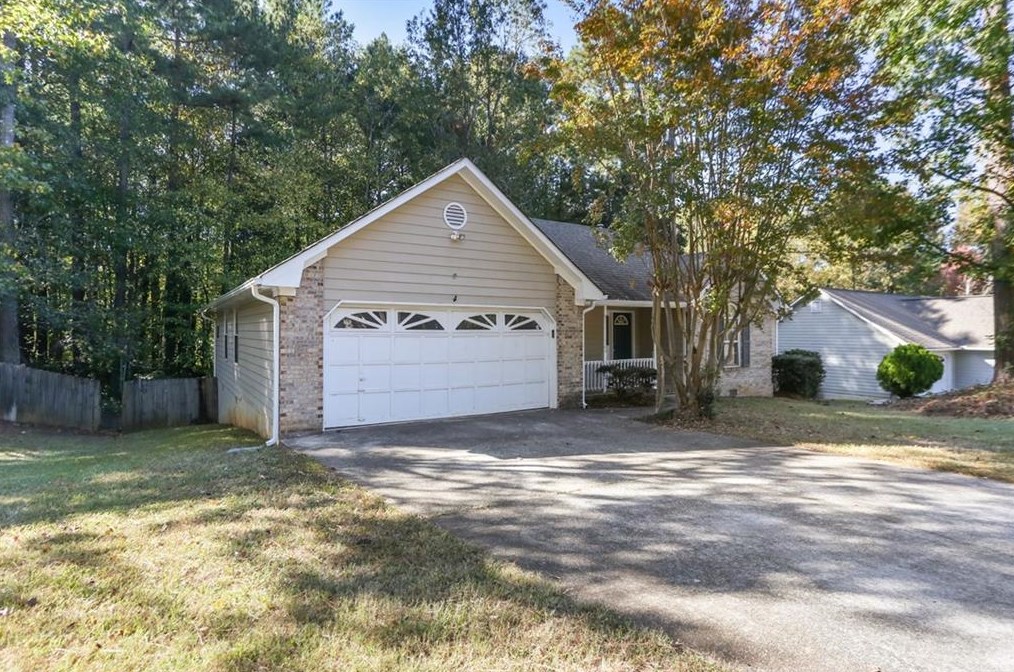425 Grove Hill Dr, Stockbridge, GA 30281