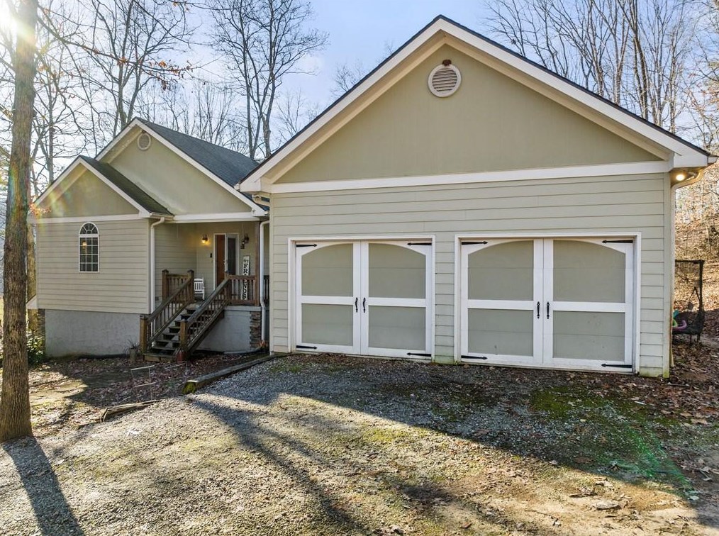 295 Lumpkin View Dr, Cleveland, GA 30528